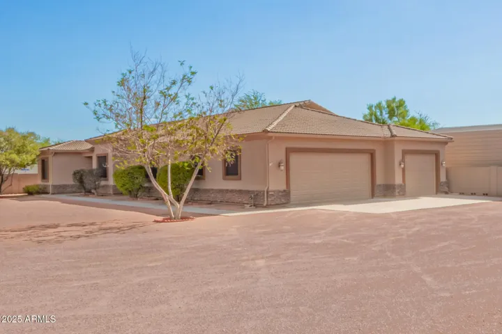 3 CAR GARAGE