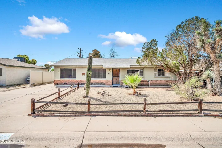 2337 W DIANA  Avenue, Phoenix, AZ 85021
