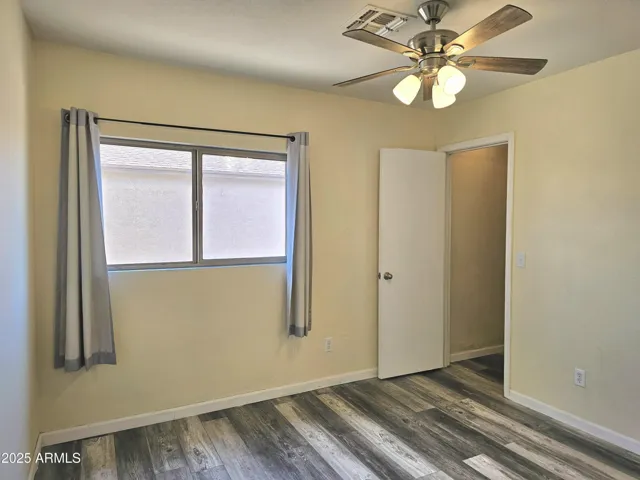 3rd bedroom with ceiling fan.
