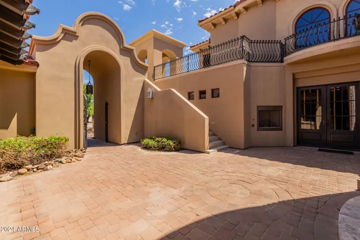 Grand Courtyard with Gas Fireplace
