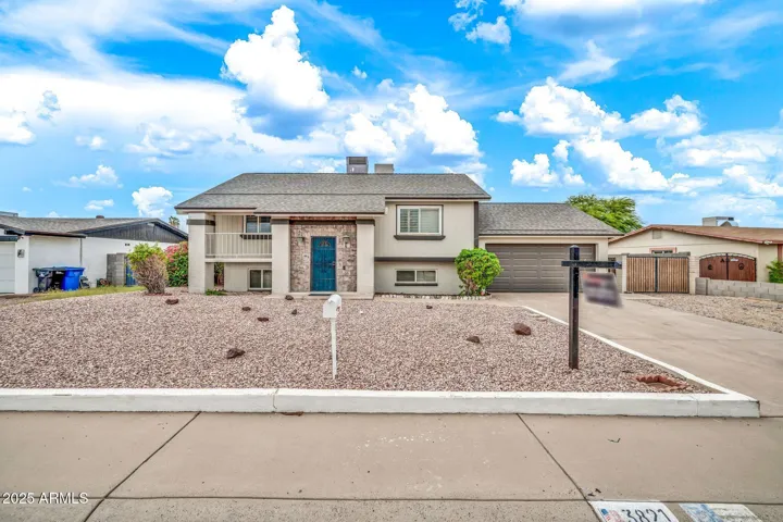 3821 W DANBURY  Drive, Glendale, AZ 85308