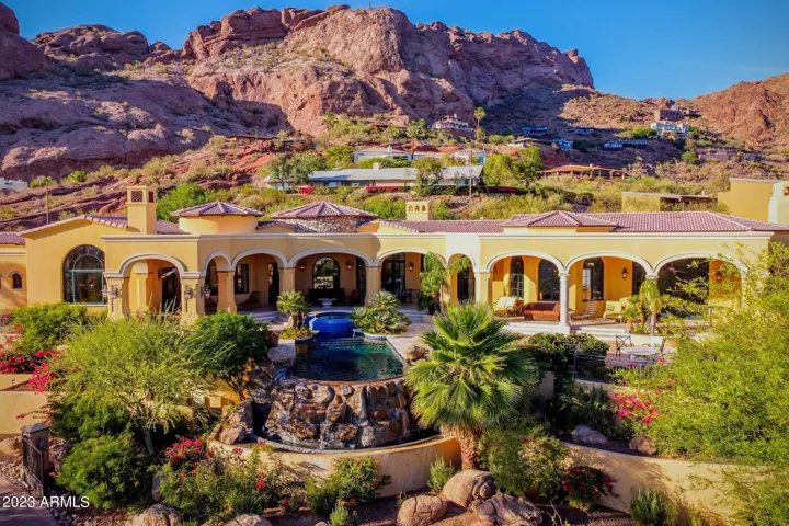 4836 East White Gates Drive Phoenix Arizona 85018 Camelback Mountainside Single Level Privately Gated Estate