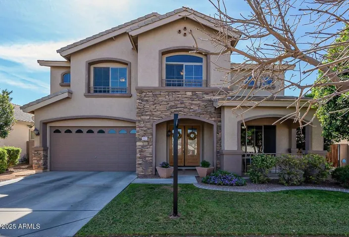 8801 W PALMAIRE  Avenue, Glendale, AZ 85305