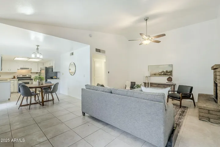 16 W LOMA VISTA  Drive, Tempe, AZ 85282