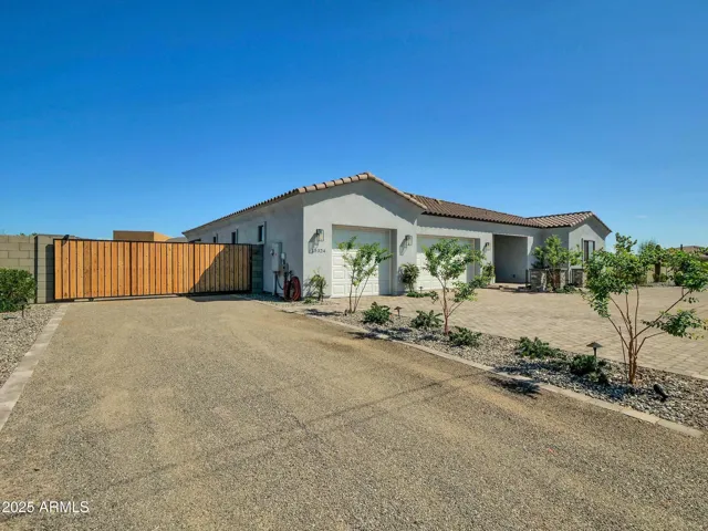 Front Yard - 16ft Rolling Gate - Access to Backyard