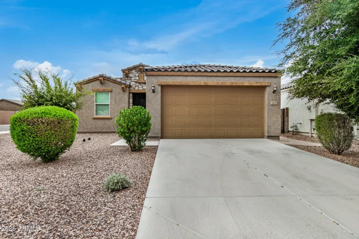 4490 W HORSENETTLE  Drive, San Tan Valley, AZ 85144