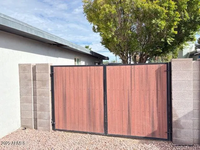 RV Gate