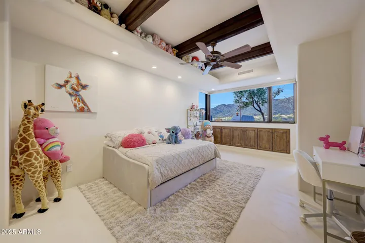 Guest bedroom