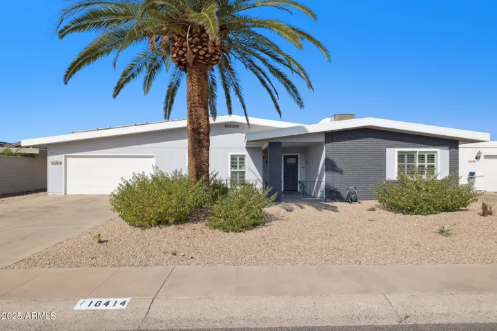 16414 N MEADOW PARK  Drive, Sun City, AZ 85351