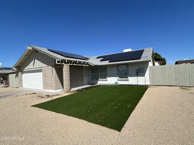 5402 W COUNTRY GABLES  Drive, Glendale, AZ 85306