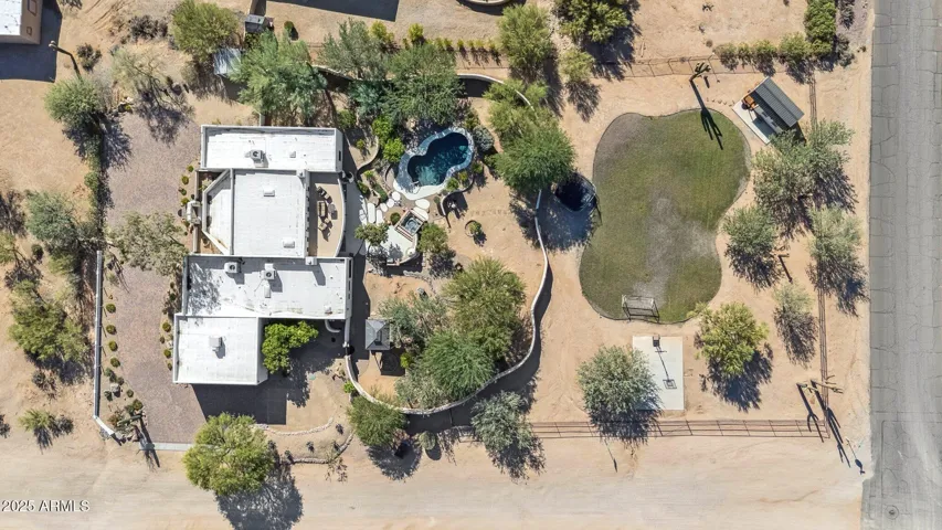Footprint of entire property with home and full 1.386 acres