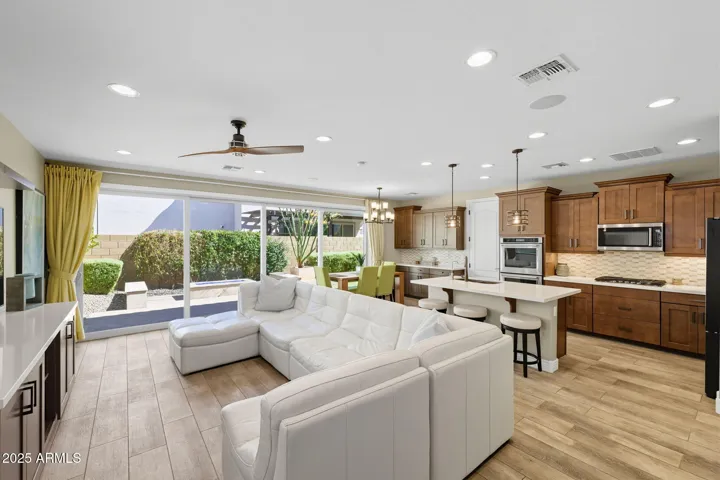 9743 E KINETIC  Drive, Mesa, AZ 85212