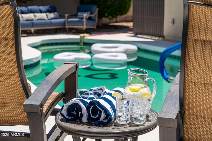 Great seating areas all around the pool.