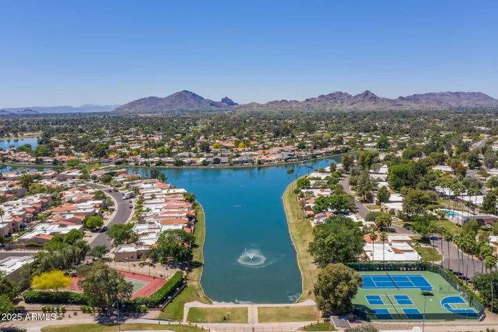 This is near Hayden & Via de Ventura - restaurants overlooking and greatwaking/biking trails too.