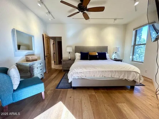 Another King size bedroom w/private french door patio