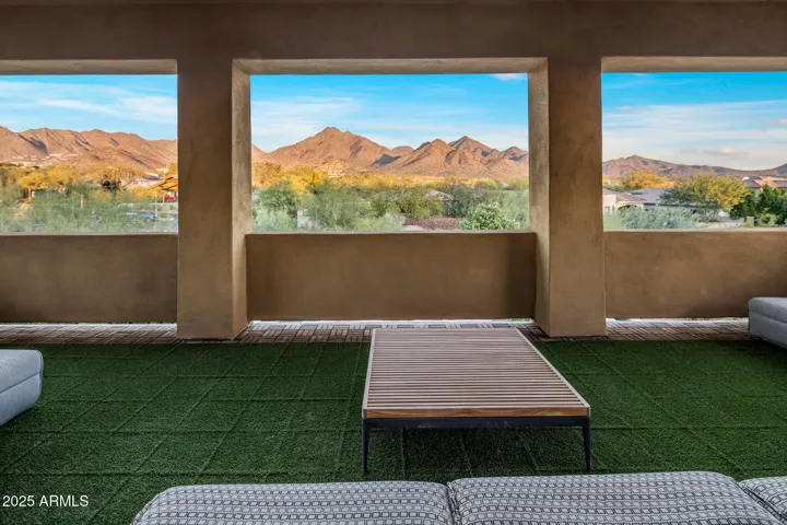 2nd floor covered balcony