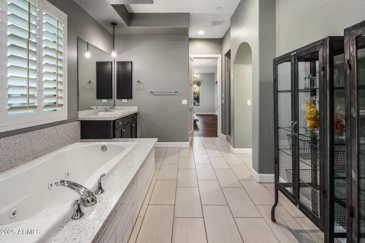 Primary bath