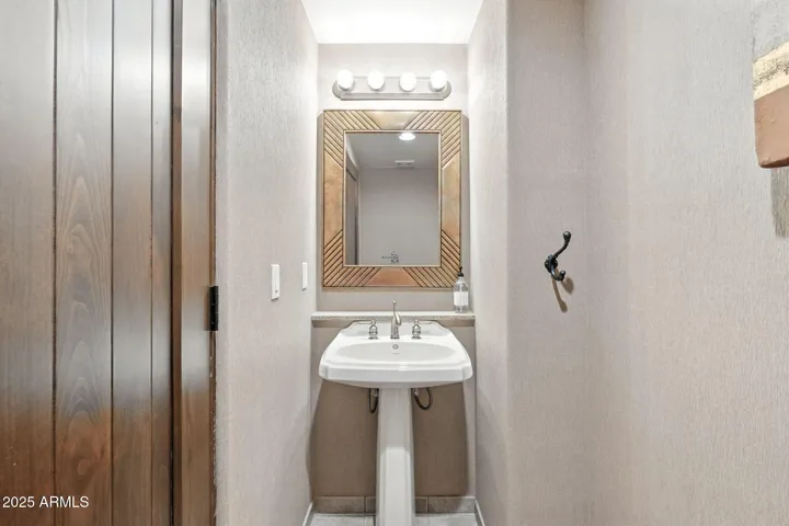 1/2 bath for guests