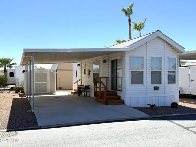 Updated 1 BR/1 BA home in Tierra del Sol RV park, a 55+ park where you own the home and lot!