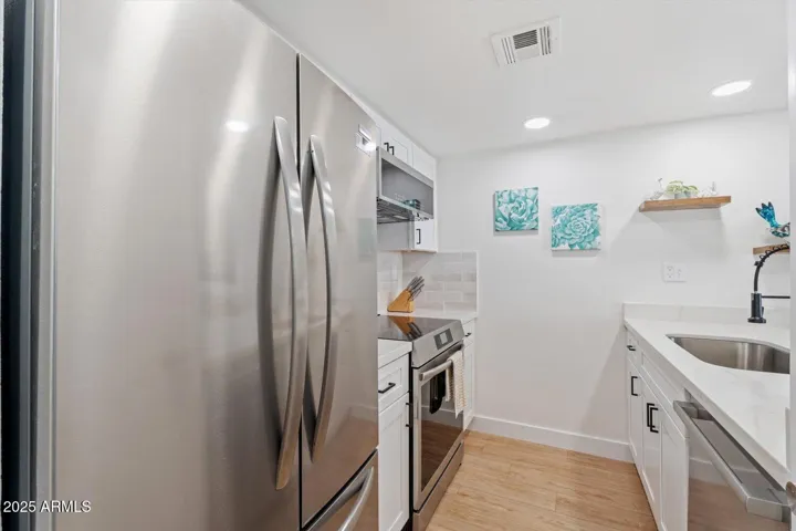All Stainless Steel Appliances Included!
