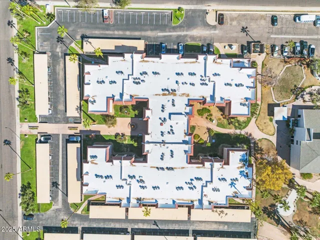 3033 E Devonshire!