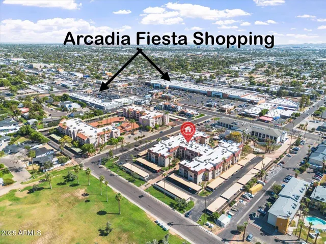 Tons of Shopping, Dining & More!