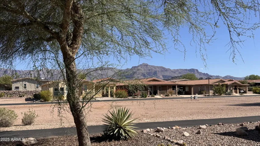 Great full views of the Superstition Mountains from the rear patio and breakfast/dining room!