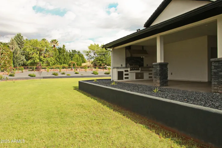 Outdoor Kitchen
