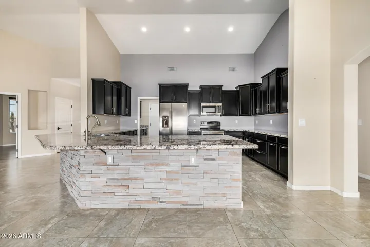 Kitchen Island/Peninsula