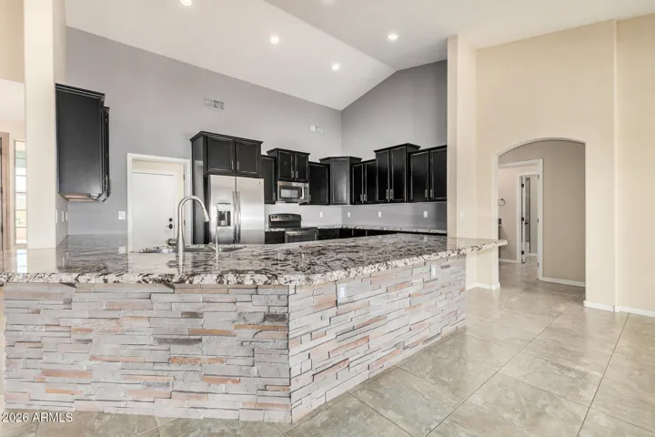 Kitchen Island/Peninsula