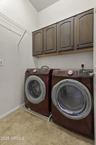 Washer/Dryer Included