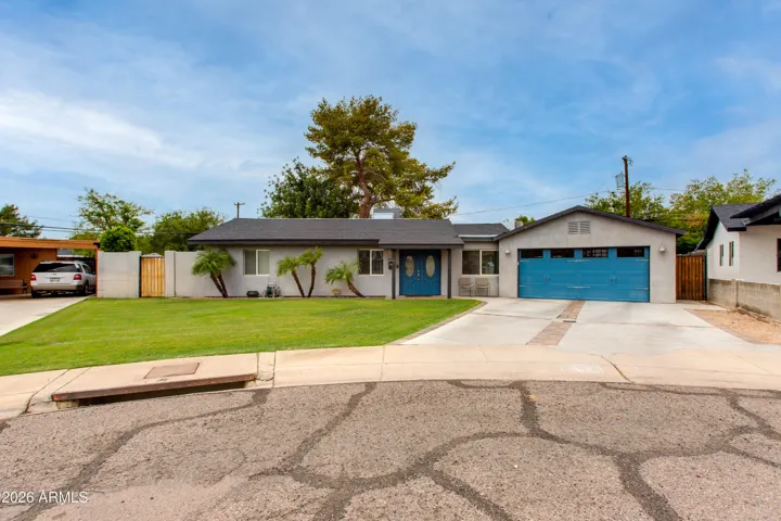 Welcome to 3818 N 32nd Place! Renovated single-level home with standout curb appeal and a spacious, manicured lawn. This home offers 5bd, 4 baths, style, comfort, and functionality in a centrally located Arcadia neighborhood!