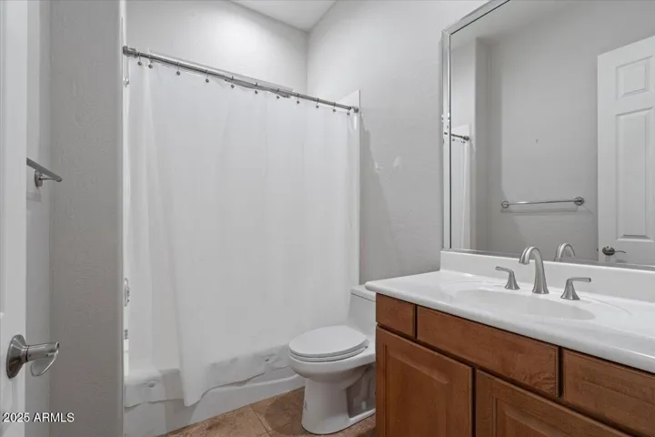 Guest bathroom 2