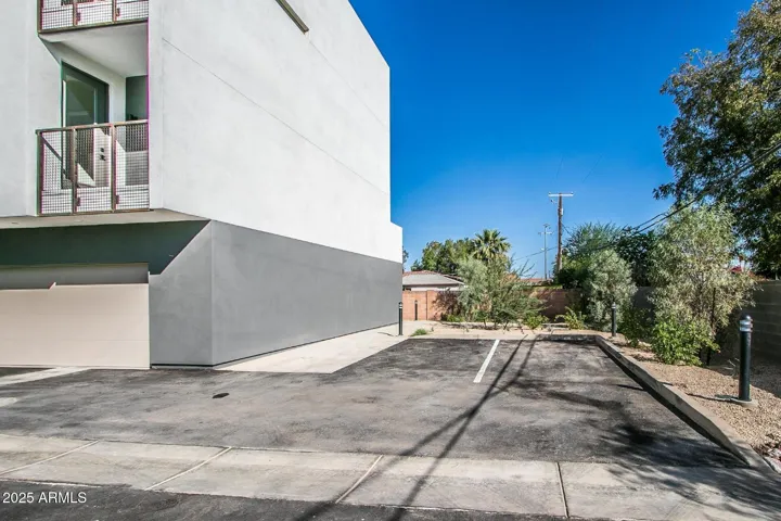 1443 E Osborn  Road, Phoenix, AZ 85014