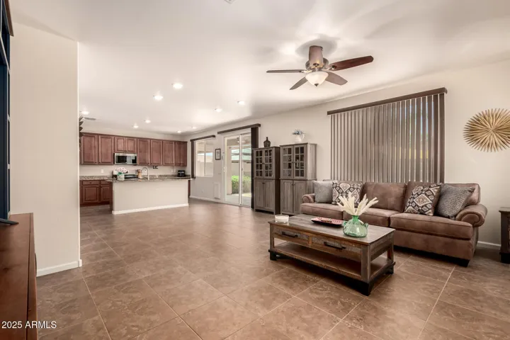 13123 W COTTONTAIL  Lane, Peoria, AZ 85383