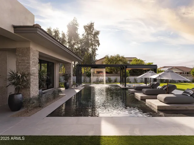 To tan or not to tan..That is the question.. Outdoor Ensuite Casita to the left of the pool w/ private entry, wetbar