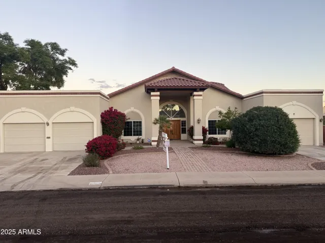 2088 Lake Shore DR front