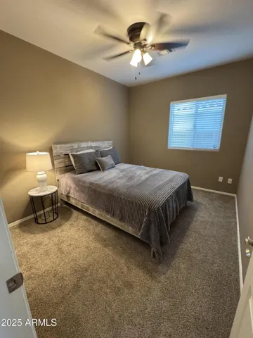 2nd bedroom with Queen
