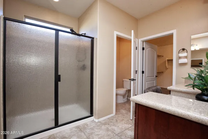 Large Primary Shower