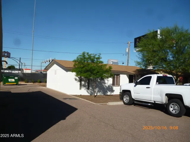6832 (south side)