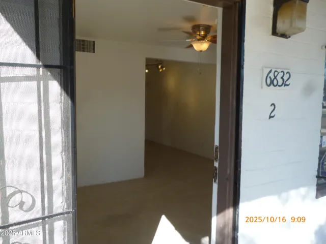 entrance thru waiting to reception