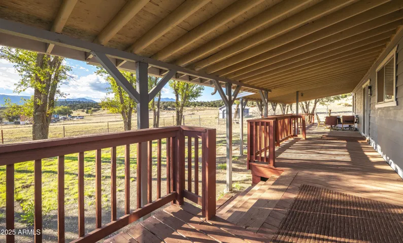 Peaceful Front Porch with Amazing Views of the San Francisco Mountain Range!