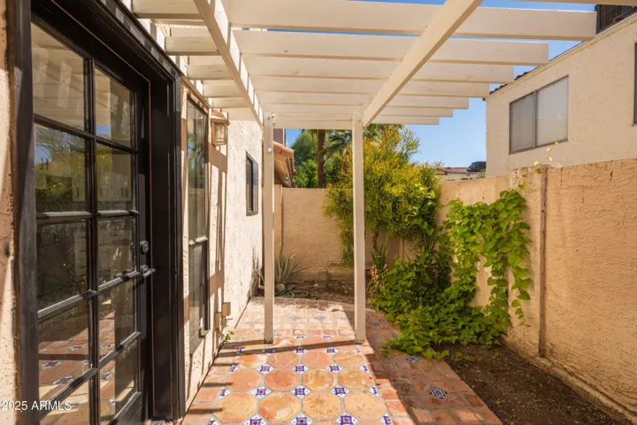 CHARMING PACK PATIO/YARD
