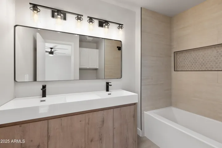 SOUTH BEDROOM ENSUITE BATHROOM