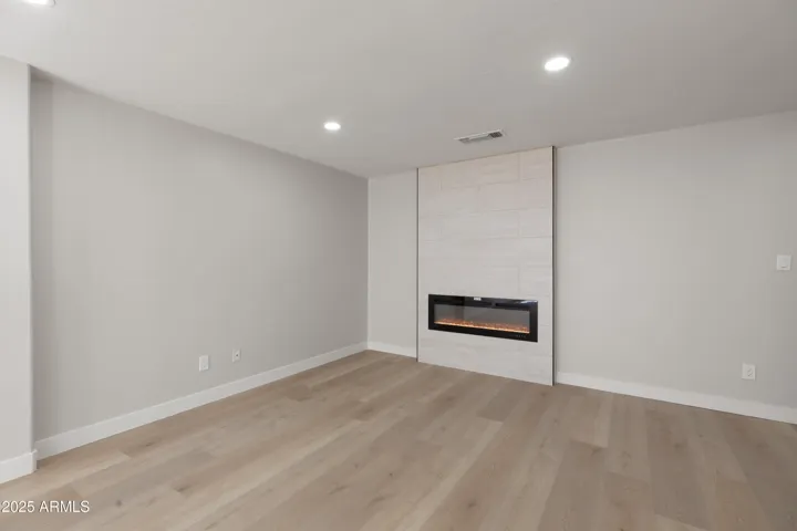ELECTRIC FIREPLACE
