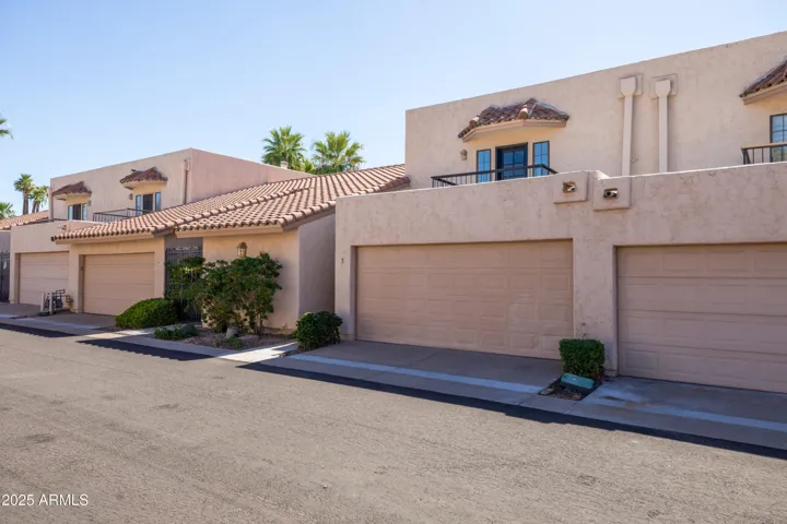 8540 N CENTRAL UNIT 5