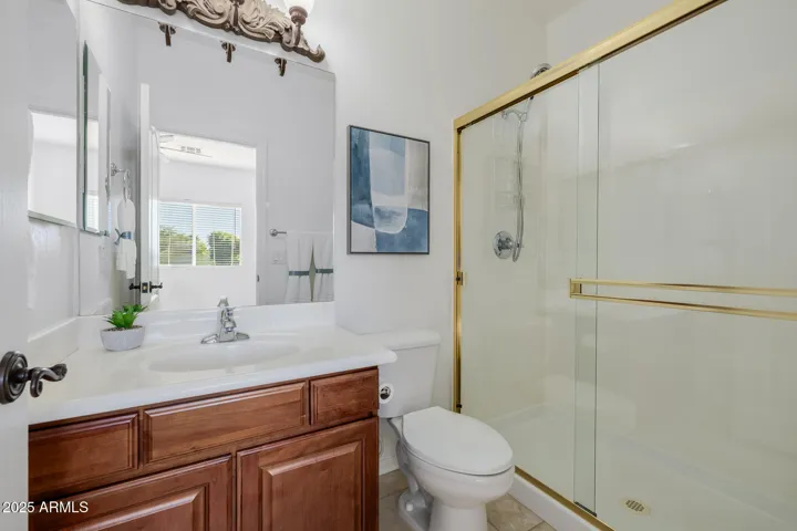 Full bathroom in the Junior Master Suite