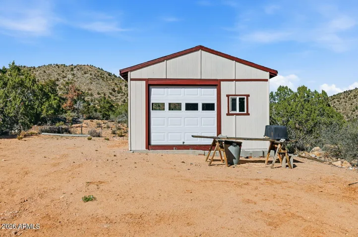 Detached workshop garage in Hackberry AZ near Kingman Arizona. Ideal for projects, storage, or hobby space in Mojave County.