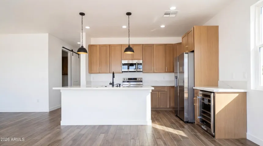 Kitchen appliances AND drink fridge included!