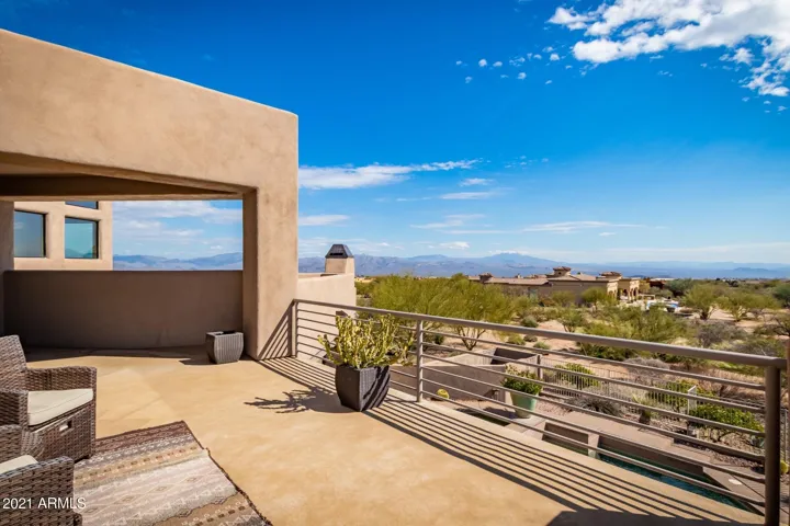 VIEWING DECK WITH AMAZING 360 VIEWS